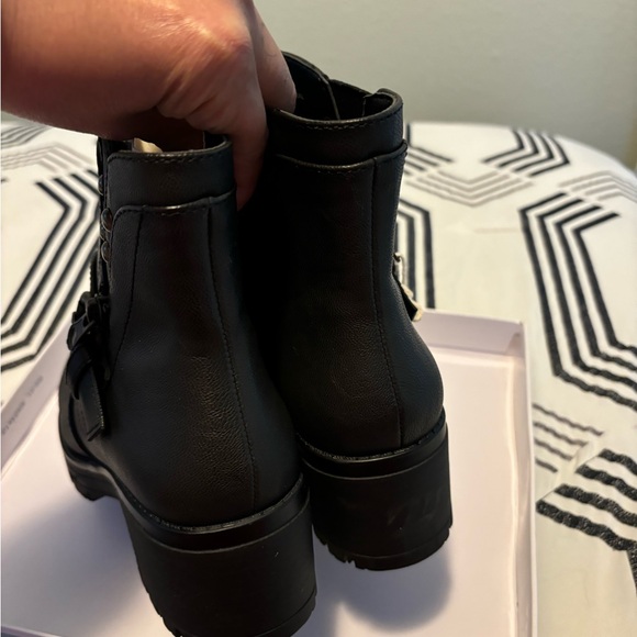 Brand new White Mountain boots with box  🥾 - Picture 3 of 6